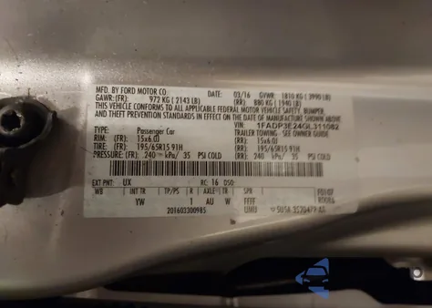 2016 Ford Focus S z USA, uszkodzony, nr VIN 1FADP3E24GL311082